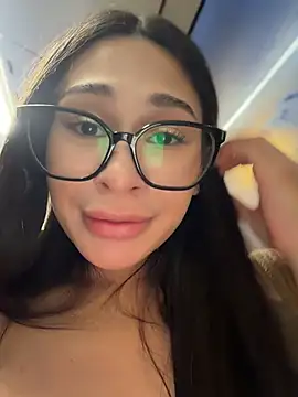 Crazy Private Show😱 Full NAKED (no coat🧥) & SQUIRT TWICE💦 in crowded BUS during RUSH HOUR🚌😱 – video korisnika Aria51