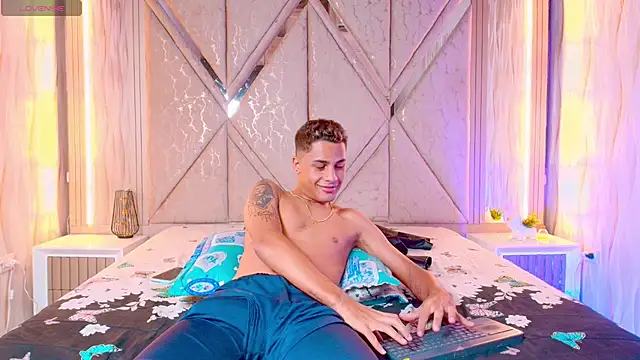 [15 Oct 09:10] Private Show - Vídeo de davincho_xxx1, modelo de vídeos