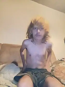 [25 Oct 17:44] Public Show - vídeo de la modelo de cam UglySpring625