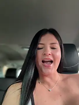 Spy Show- Uber girl masturbates in the car - clip cu Carolina_Novoa model videochat