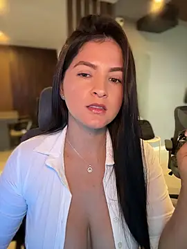 Spy Show- Look how my pussy enjoys vibration until it is very wet - video by Carolina_Novoa cam model