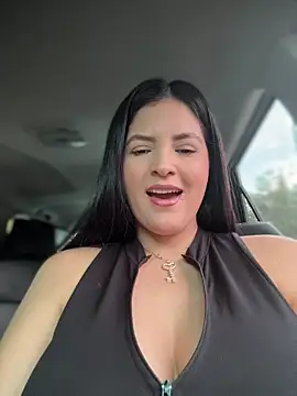 Spy show - Getting nasty on my car 🔥😈 - clip cu Carolina_Novoa model videochat