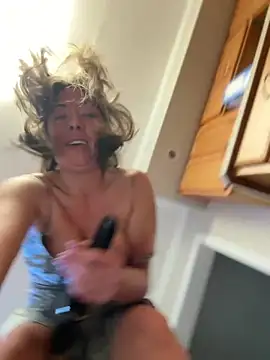 Pussy cam - فيديو من MiraKisss موديل الكام