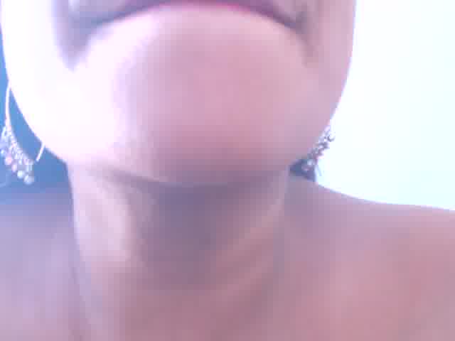 mouth close up w/ pussy play - video oleh sexylax17 kamera model