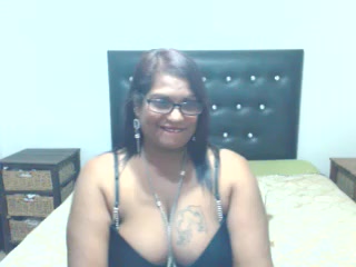 black lingerie pussy show W/ armpit love - video oleh sexylax17 kamera model