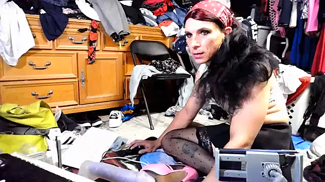 [5 Jun 22:33] Private Show - video by sissyvee cam model