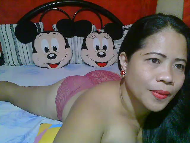 i will suck u good and cum my sexy feet mmmmm - Vídeo de xsweetlips69x, modelo de vídeos