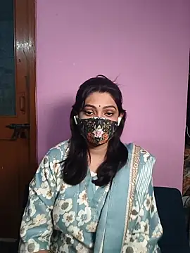 Private Show with face glimpse