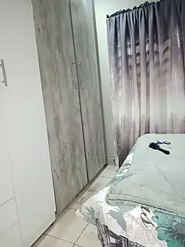 [31 Mar 03:08] Private Show – video af SQUITBOOTY cam-model