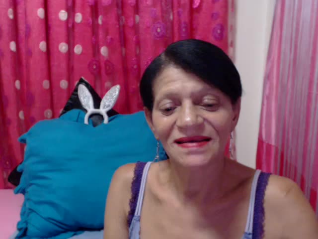 [19 Feb 21:54] Private Show - vídeo de la modelo de cam SLUTTYROXY