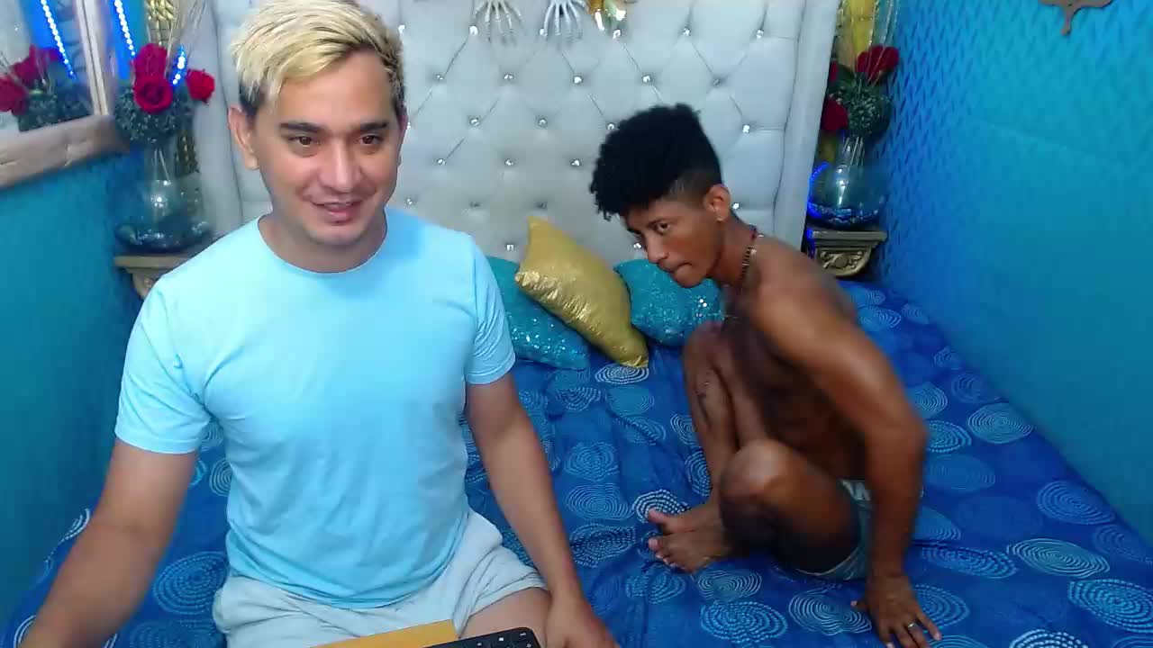 kiss suck and deep - video by Jabstudyoficial cam model