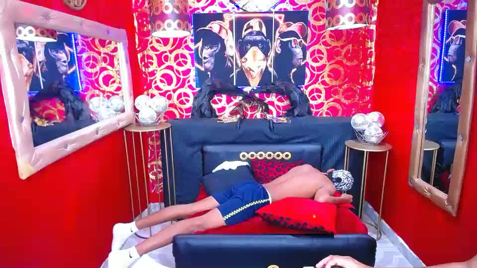 shwo and being fucked - video by Jabstudyoficial cam model