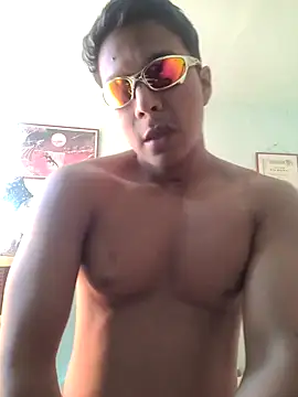 [15 Oct 14:22] Public Show – video od webkamerové modelky morenito420