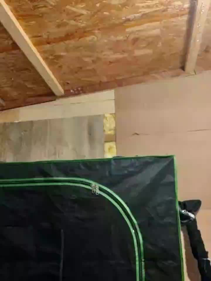 [16 Aug 18:11] Private Show – video modela na kameri IronedTitan