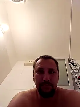 [22 Jun 20:11] Public Show – video modela na kameri Miki20677