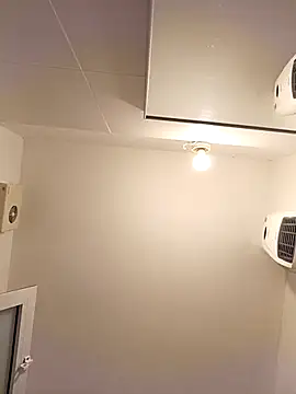 [23 Jun 18:05] Public Show – video modela na kameri Miki20677