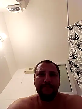 [28 Jun 22:09] Public Show – video modela na kameri Miki20677