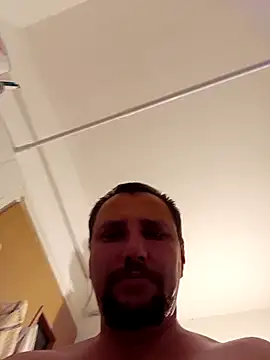 [30 Jun 19:08] Public Show – video modela na kameri Miki20677