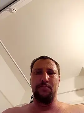 [6 Jul 18:50] Public Show – video modela na kameri Miki20677