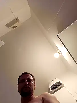 [14 Jul 18:54] Public Show – video modela na kameri Miki20677