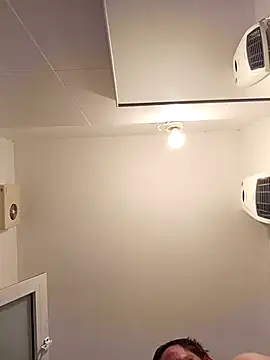 [22 Jul 19:14] Public Show – video modela na kameri Miki20677