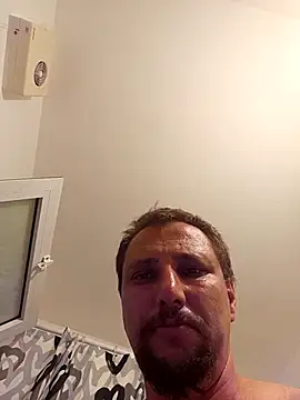 [27 Jul 19:17] Public Show – video modela na kameri Miki20677