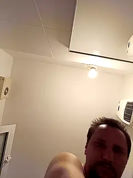 [28 Jul 20:02] Public Show – video modela na kameri Miki20677