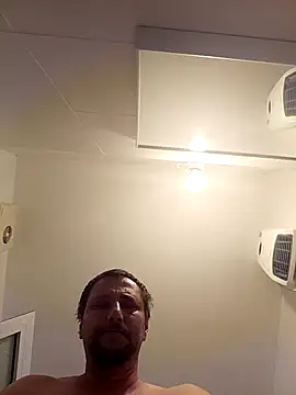 [30 Jul 21:44] Public Show – video modela na kameri Miki20677