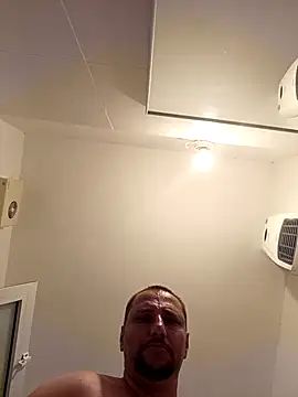 [12 Aug 21:01] Public Show - video van Miki20677 cam-model