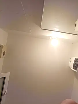 [25 Aug 21:33] Public Show - video van Miki20677 cam-model