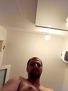 [17 Sep 19:00] Public Show – video modela na kameri Miki20677