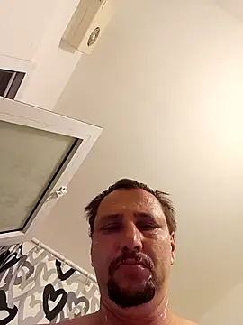 [18 Oct 20:52] Public Show – video modela na kameri Miki20677