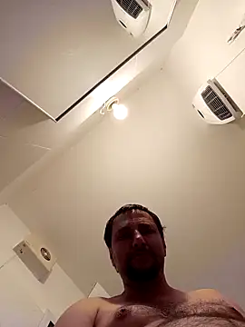 [19 Nov 18:42] Public Show – video modela na kameri Miki20677