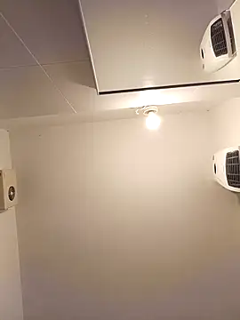 [22 Dec 18:47] Public Show - video van Miki20677 cam-model