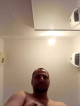 [1 Jan 21:00] Public Show – video modela na kameri Miki20677