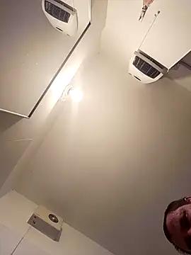 [7 Feb 20:28] Public Show - video di Miki20677 modella di cam