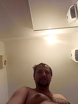 [8 Apr 22:40] Public Show - video van Miki20677 cam-model