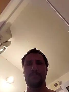 [16 Apr 20:04] Public Show - video by Miki20677 cam model