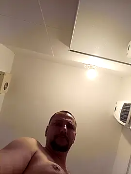 [19 Apr 20:31] Public Show - video by Miki20677 cam model