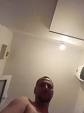 [25 Aug 19:36] Public Show - video của người mẫu cam Miki20677