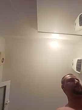 [29 Aug 18:43] Public Show - video của người mẫu cam Miki20677