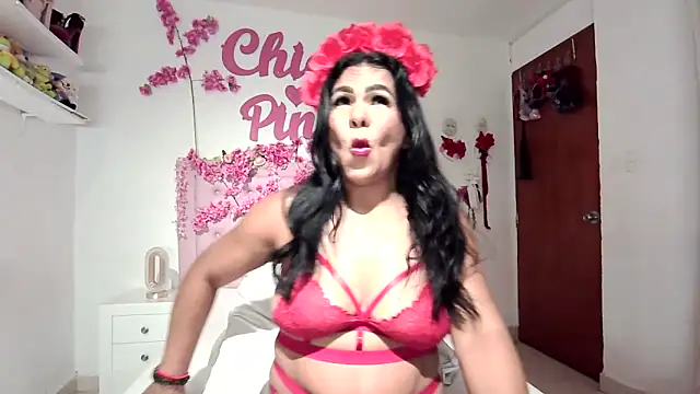 [16 May 08:40] Public Show - video by pink_chicaxxx cam model