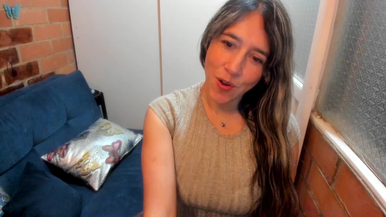 milf tight pussy just for u - 視頻由 Penelope47 主播提供