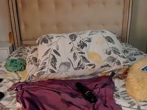 Trying anal - video by Iminathi20 cam model