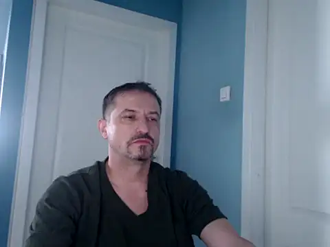 Mister Faith - video di MisterFaithRO modella di cam