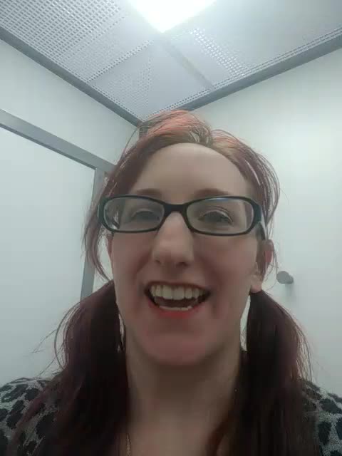 Walmart Dressing Room Fun - vídeo de la modelo de cam WickedAphrodite