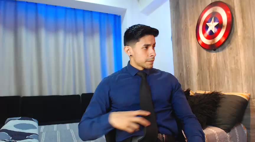 jerking in pants - vídeo de la modelo de cam Andrew_4_