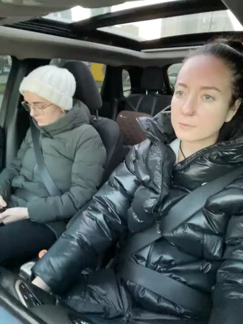 Finger Jessicas Asshole in Car