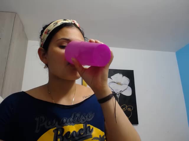 dance in my bed and touch my body - video av Mia_davis01 cam-modell