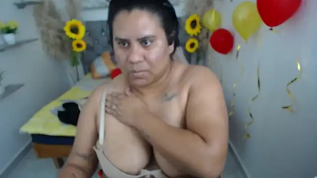 [18 Aug 13:22] Private Show - video by hotlesby4uxxx cam model